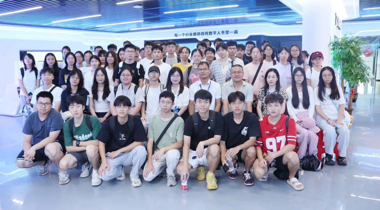 索求将来科技，共筑智慧桥梁
