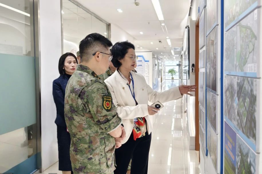 汉中市南城街路武装部部长陈少文一行莅临j9国际集团集团参观互换